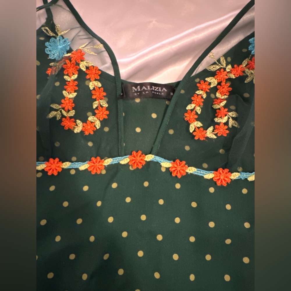 New La Perla Green Polka Dot Pajama Set with Floral Accents - Picture 5 of 9